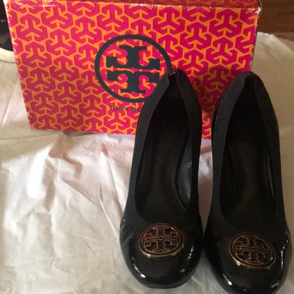 Tory Burch kitten heel pumps - size 9.5